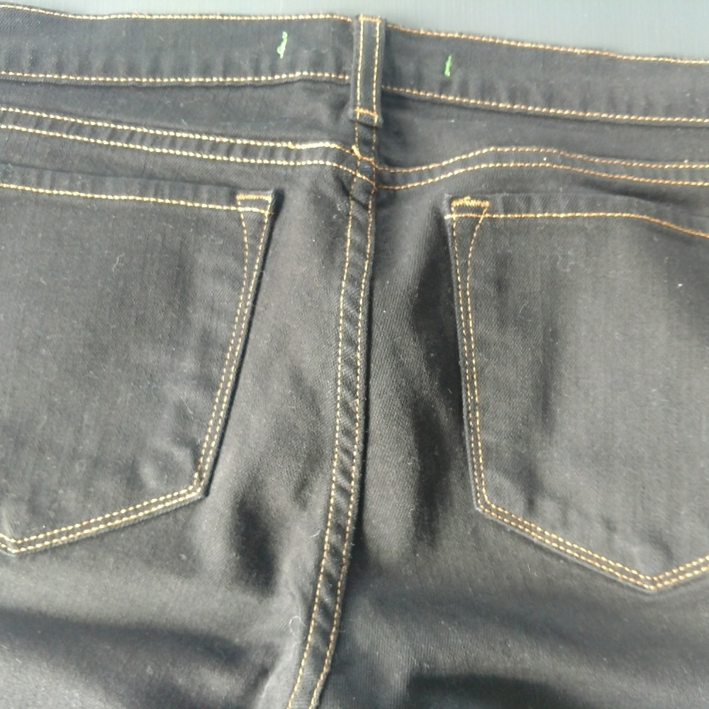 Very cute J brand shorts size 28 😍 - Picture 5 of 5